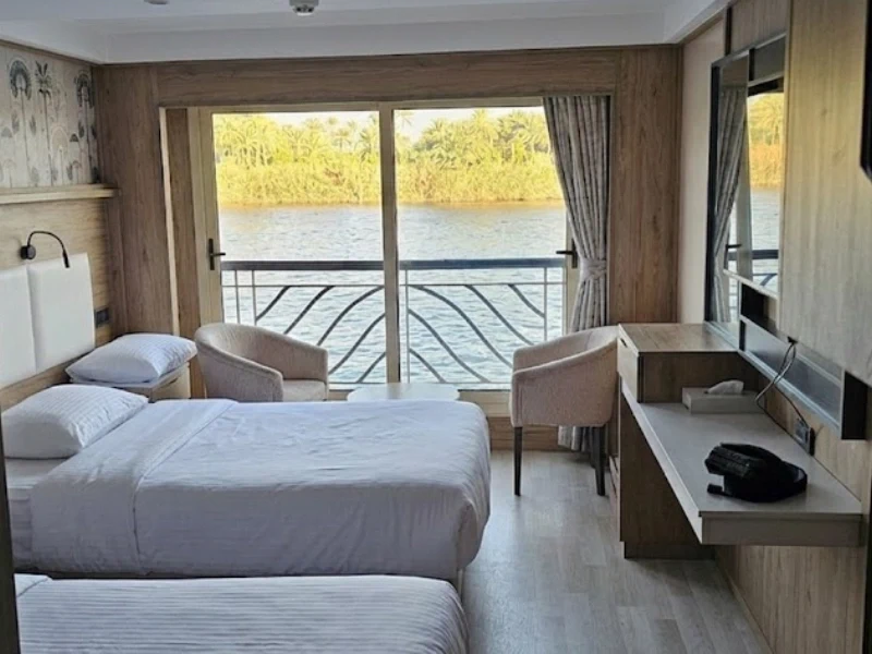 Cabina ospiti con vista panoramica sul Nilo