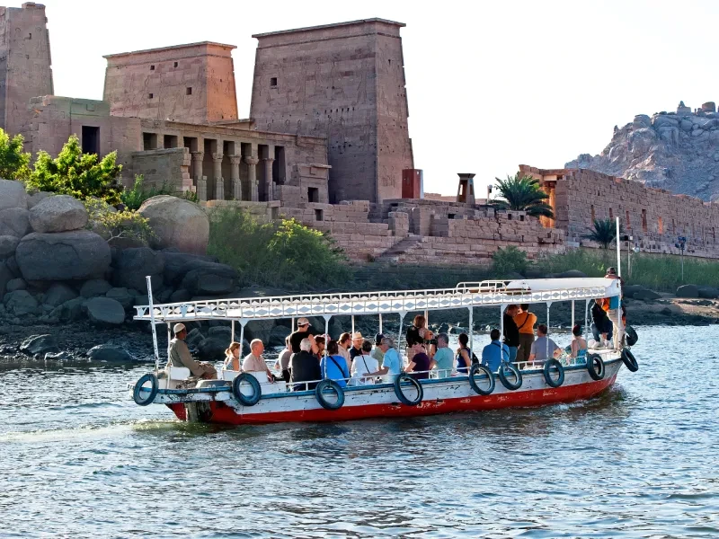Turisti in una Felucca ad Assuan
