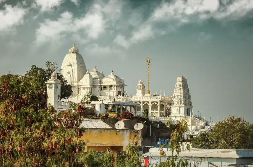 Tempio di Birla, Viaggio in india