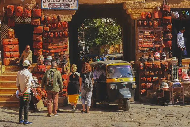 un mercato locale in india , consigli per viaggio in india 