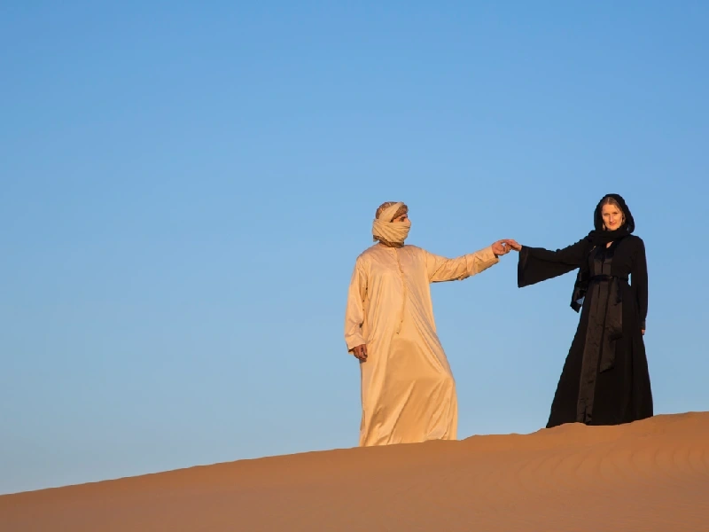 Wearing Emirati attire in Dubai Wearing Emirati attire in Dubai
