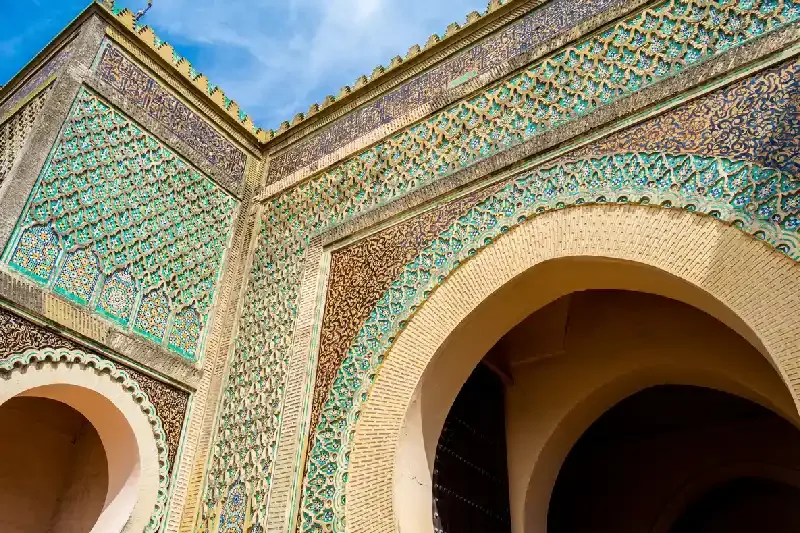 Bab Mansour: La Porta più Maestosa del Marocco che Ti Lascerà Senza Fiato