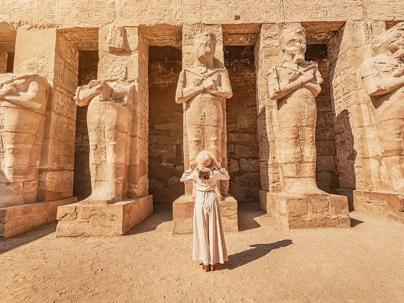 Una donna nella Valle dei Re