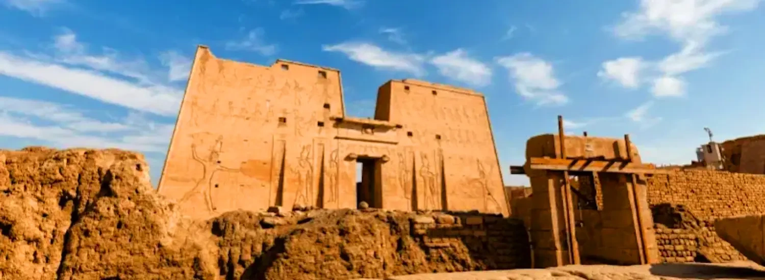 Visitare il Tempio di Edfu: Orari e Segreti da Non Perdere