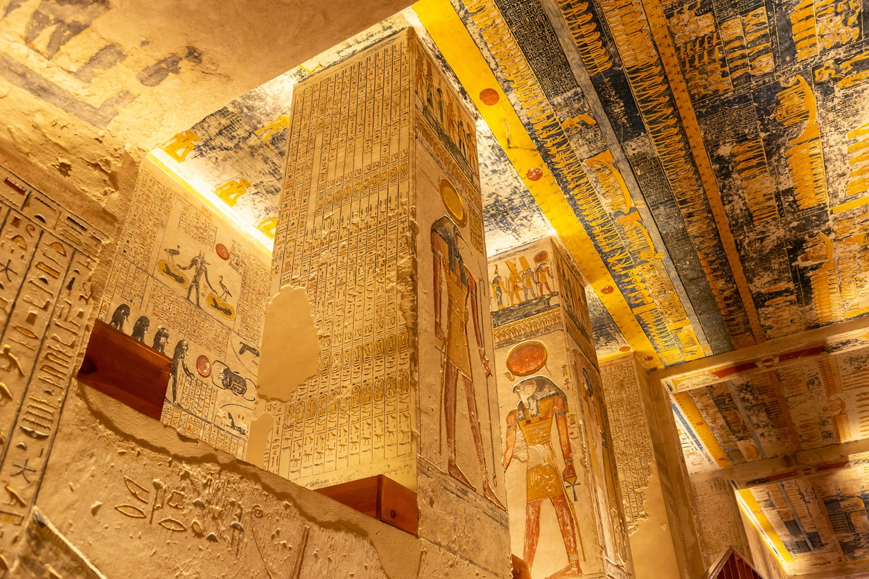 Tumba de Ramsés V y VI en el Valle de los Reyes, Luxor – cultura egipcia antigua.