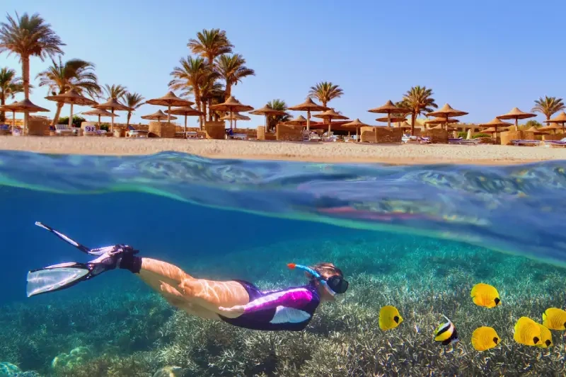 Una Donna fa immersioni a Hurghada