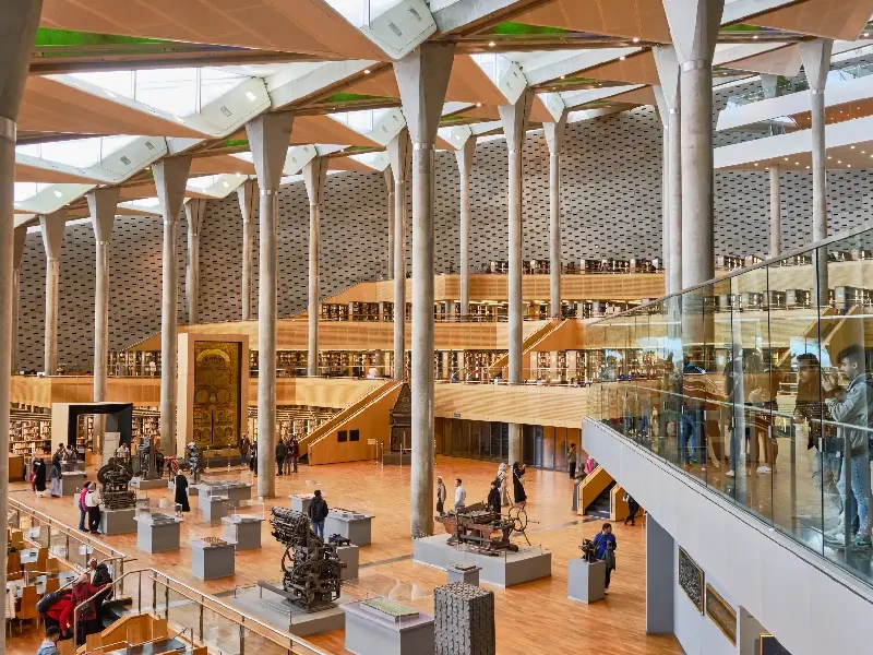 Foto all'interno della Nuova Biblioteca di Alessandria