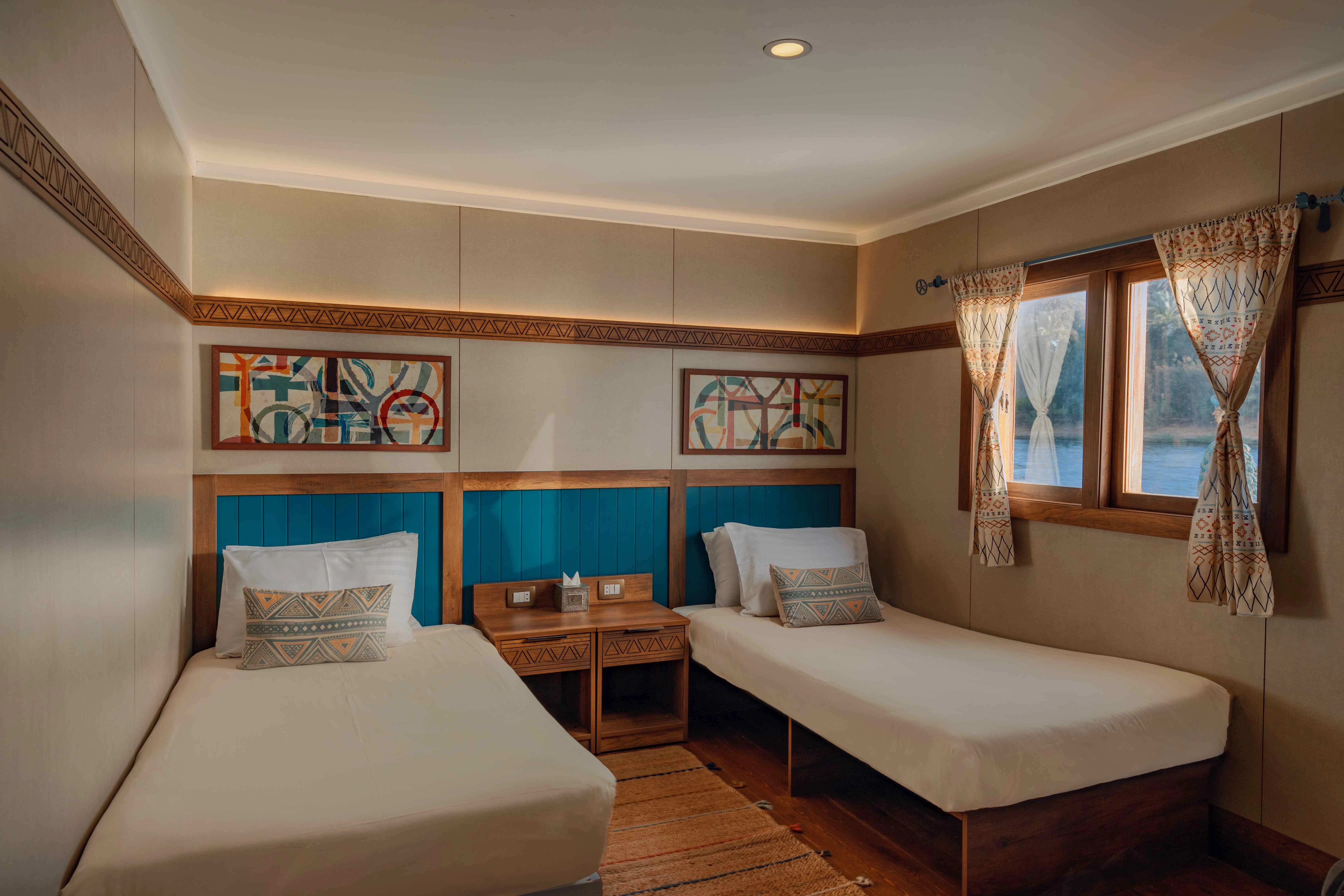 Nuun & Nuut Dahabiyas Nuun & Nuut Dahabiyas