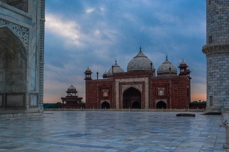 Taj Mahal, Festival Holi