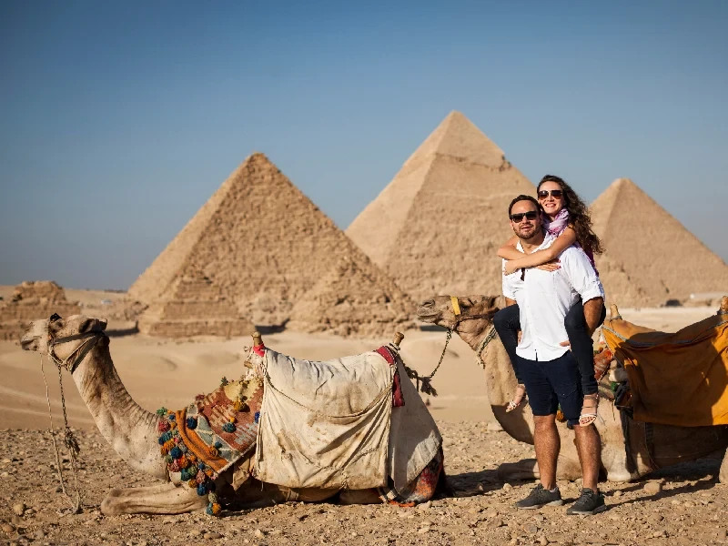 Piramidi di Giza, Viaggio in Egitto