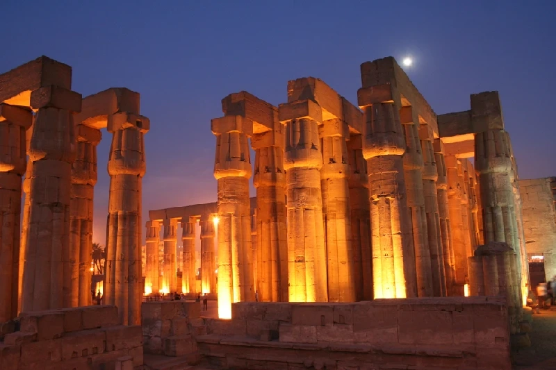 Spettacolo Suoni e Luci a Karnak Spettacolo Suoni e Luci a Karnak