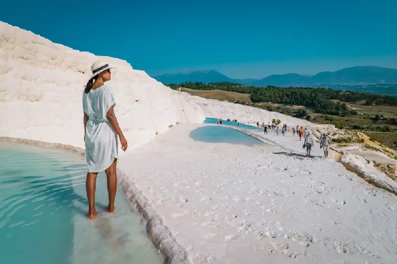 Piscinas e terraços de travertino natural em Pamukkal