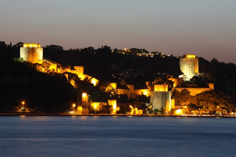 Fortaleza de Rumeli Hisarı en Estambul Fortaleza de Rumeli Hisarı en Estambul