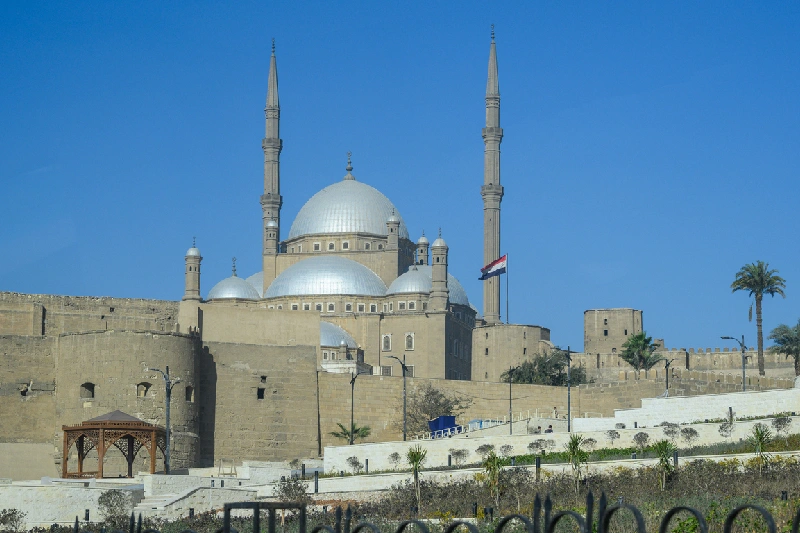 La ciudadela de Saladino La ciudadela de Saladino, fue la sede del gobierno de Egipto y la residencia de sus gobernantes durante casi 700 años, y ahora es un sitio histórico preservado que incluye un museo y una mezquita.