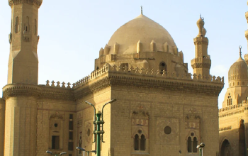 Moschea del Sultano Hassan: Icona celebre dell’Arte Islamica