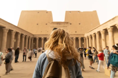 Una Ragazza nel Tempio di Edfu, pacchetto pasqua egitto