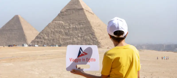 Il nostro cliente alle Piramidi, viaggi pasqua egitto