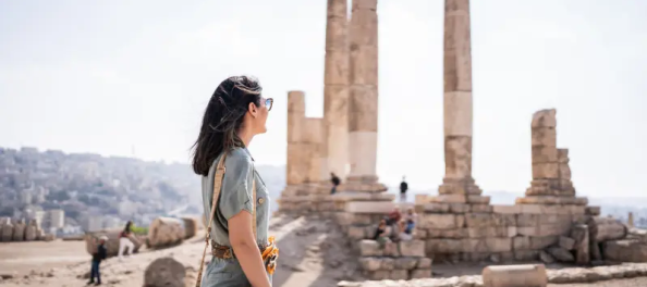 Una Donna in Giordania, egitto e giordania