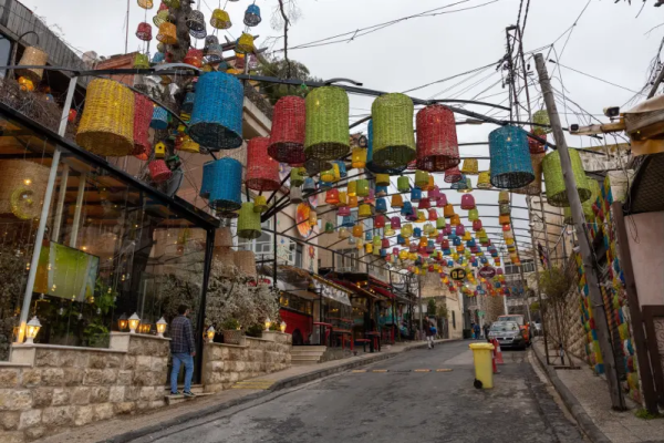 I Colori vibranti di Rainbow Street Amman: La guida completa