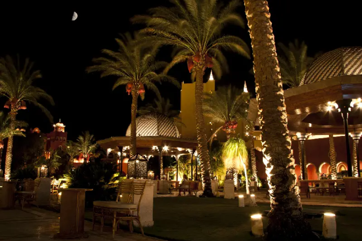 Hurghada di notte, visitare hurghada o sharm?