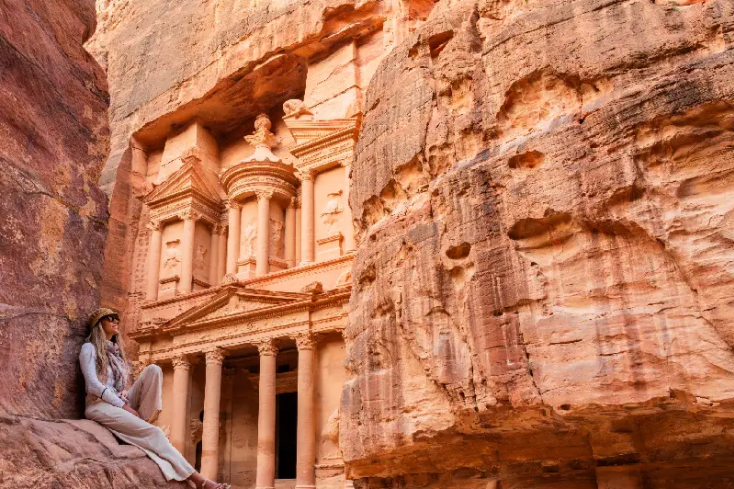 una donna a petra, sicurezza in giordania