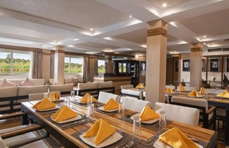 il ristorante a bordo della dahabeya agatha cristie, crociere lusso