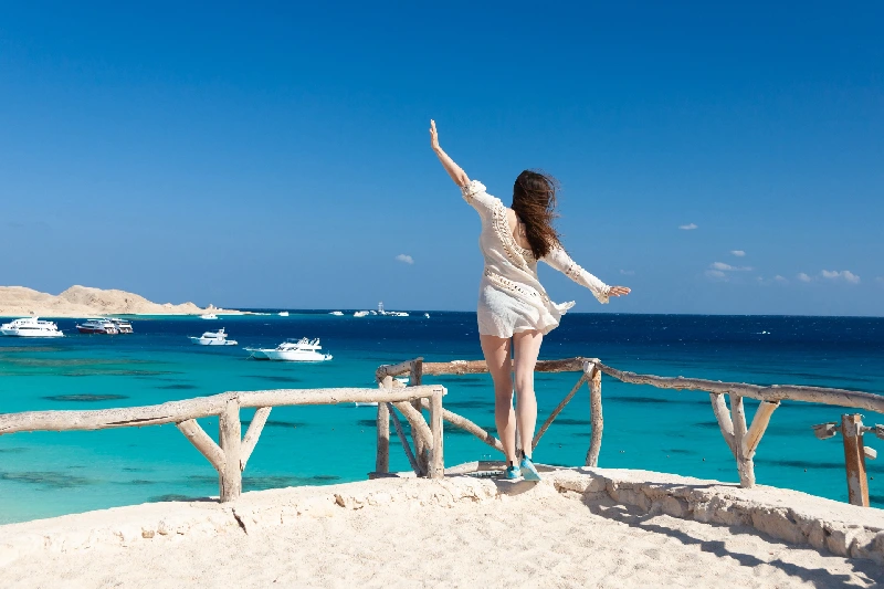 Snorkeling Isola Mahmya a Hurghada, Una donna a Hurghada