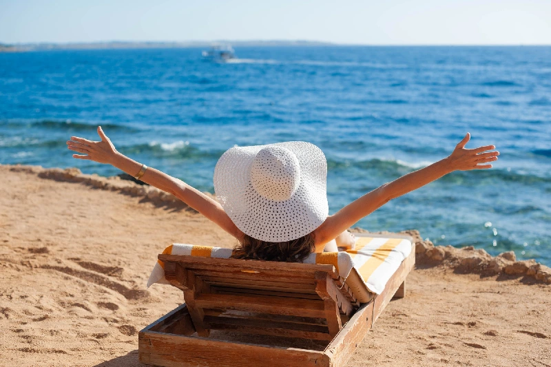 Mille e una notte Sharm el Sheikh, Una persona a Sharm