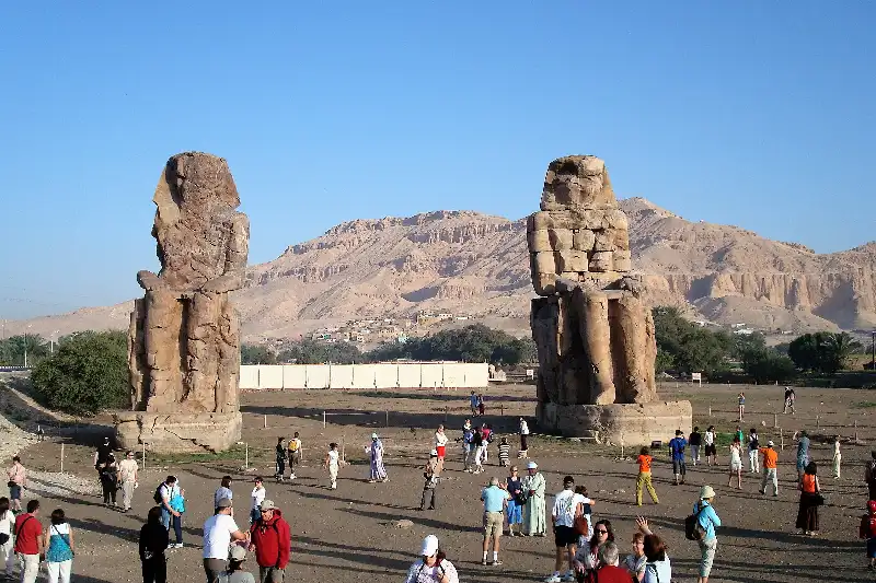Colosseo di Memnon Escursione Luxor da Assuan ,Tour Luxor da Assuan
