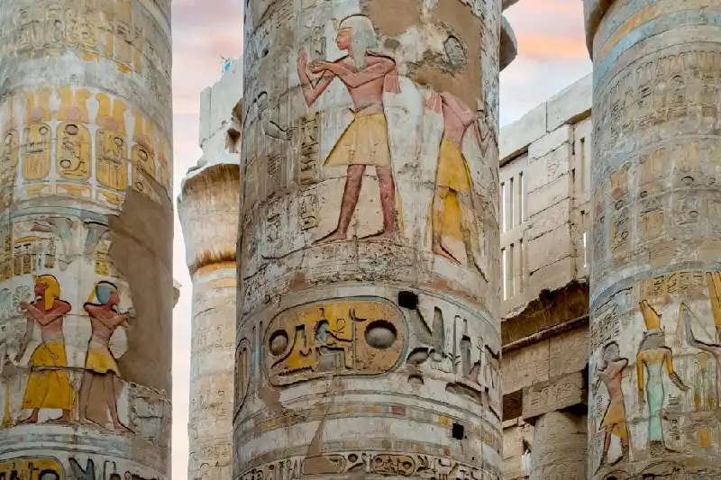il tempio di karnak, eclissi solare