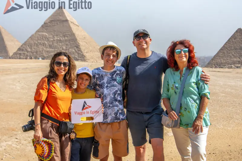 Una Famiglia Nelle Piramidi, offerte egitto agosto