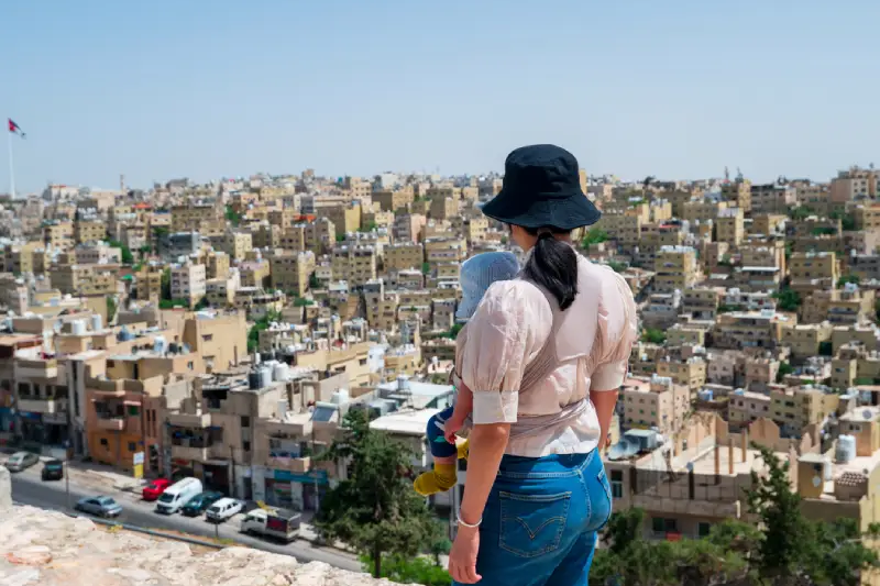 Donna a Amman, tour giordania 4 giorni