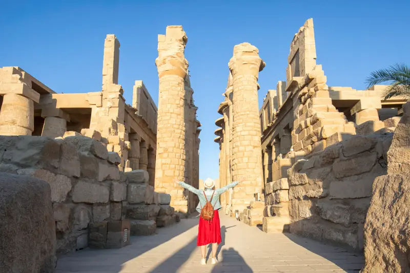 Una Donna a Luxor, pasqua in egitto offerte