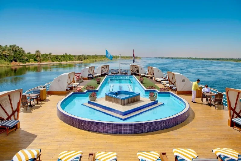 la piscina, sonesta st  george