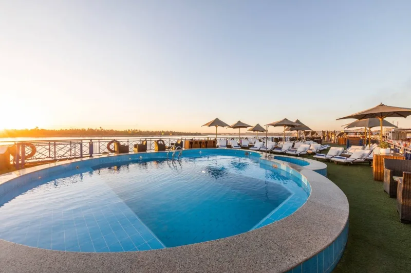la piscina, crociera sul nilo egitto