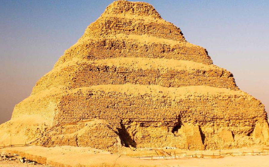 piramide a gradoni di Saqqara