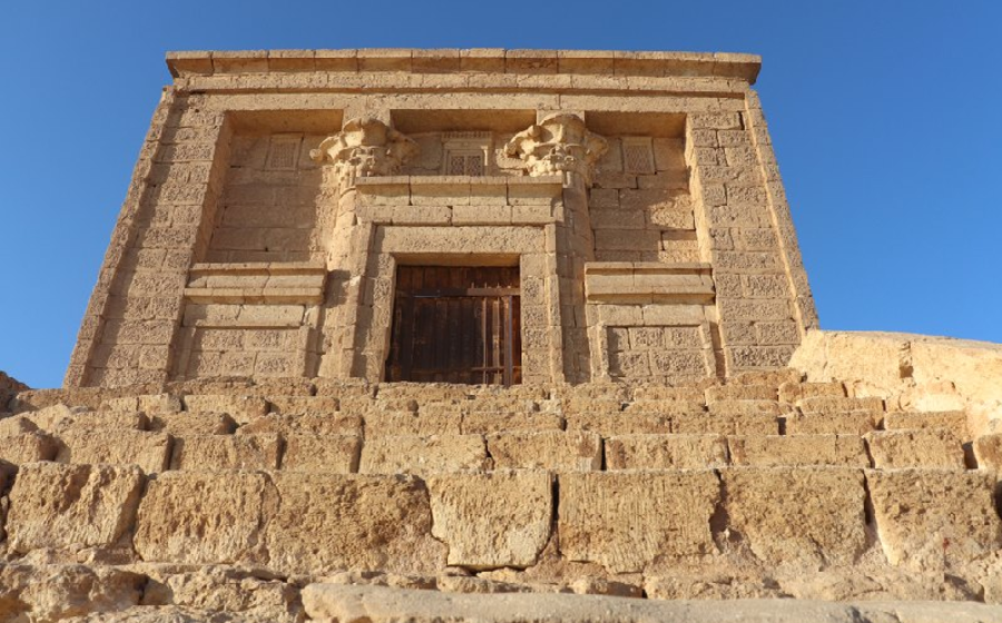 Statua egiziana, Tempio a Minya