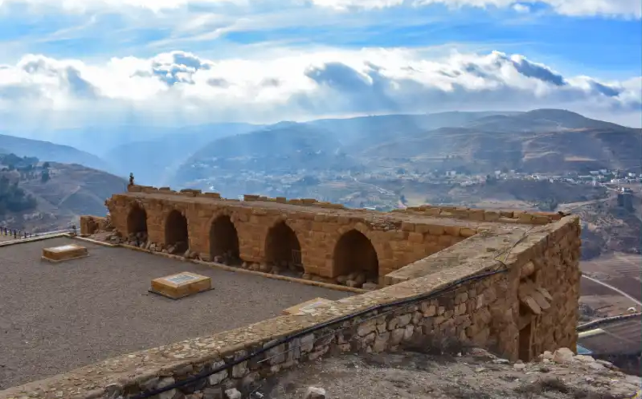 castello crociato di Kerak da sopra , castello crociato kerak