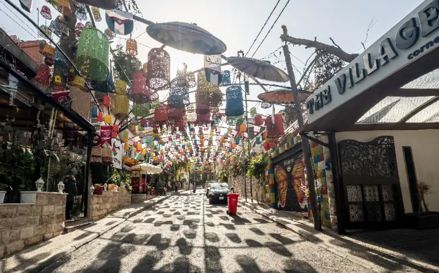 i colori vivaci del rainbow street in giordania , rainbow street amman