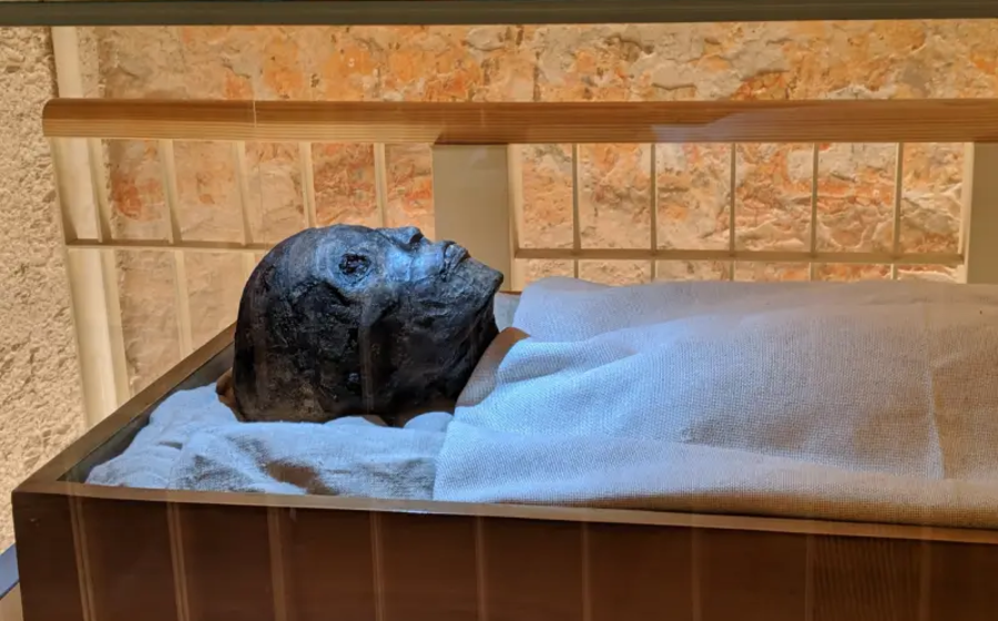 mummia di tutankhamon, faraone tutankhamon