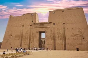 Giorno 3: Edfu e la chiusa di Esna