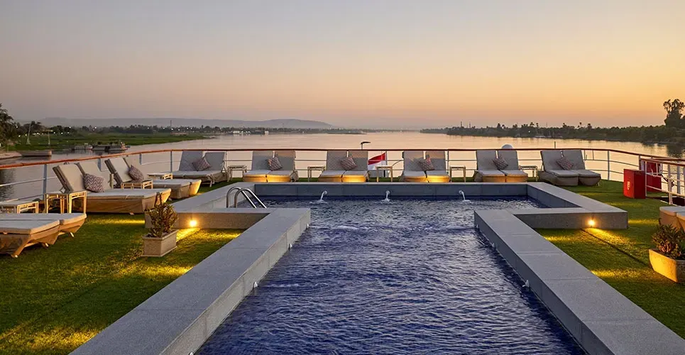 Movenpick Royal Lily Piscina