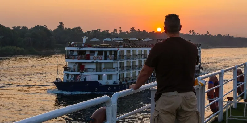 puesta del sol abordo del crucero por el Nilo