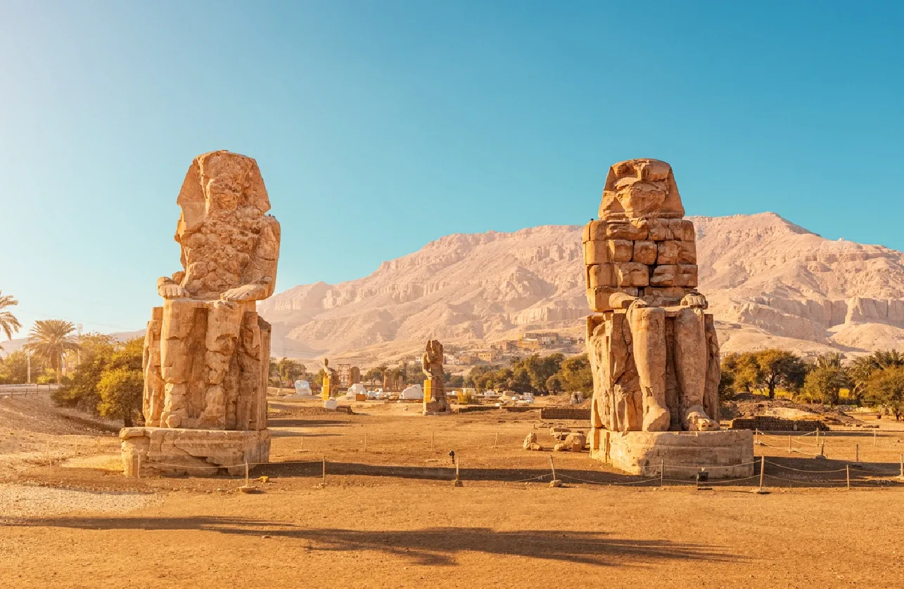 Los Colosos de Memnón, Luxor