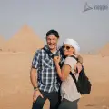 una coppia davanti alle piramidi, Crociera sul Nilo e Marsa Alam