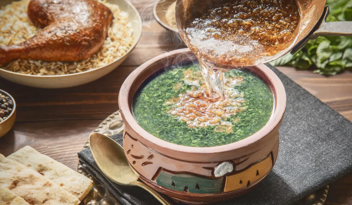 Molokhia, sopa verde comida egipcia