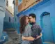 una coppia a chefchaouen marocco , tour marocco chefchaouen
