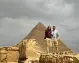 Foto di coppia davanti alla Piramide di Chefren