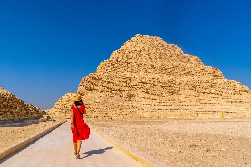 Piramide a scaloni visibile durante il viaggio in Egitto di 10 giorni