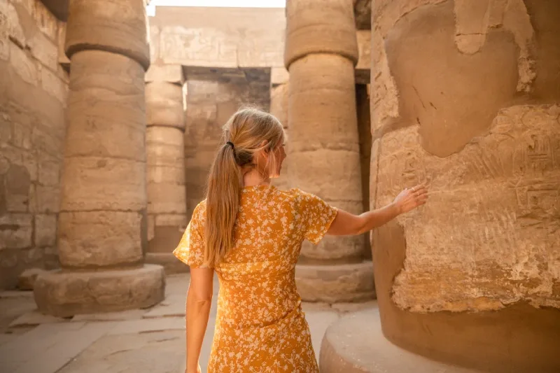 Colonnati del tempio di Karnak visitabile durante il viaggio al Cairo con crociera sul Nilo di 7 giorni